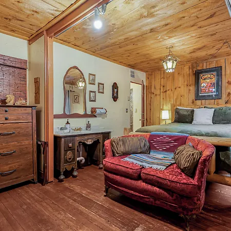 Cliff House Lodge And Hot Tub Cottages-2
